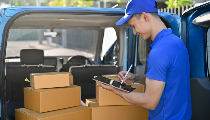 Verpackungsservice ergänzt den Möbelaufbau sinnvoll